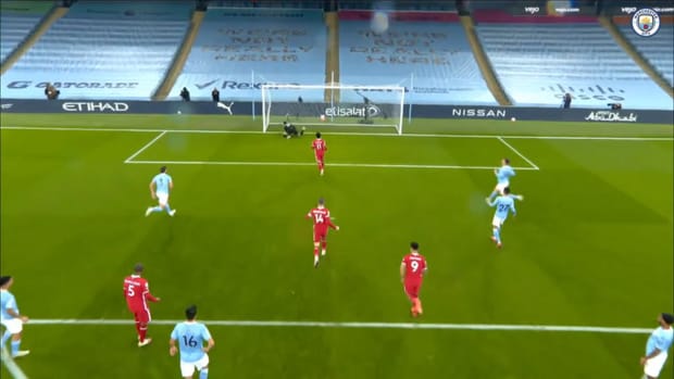 Gabriel Jesus cancels out Salah penalty